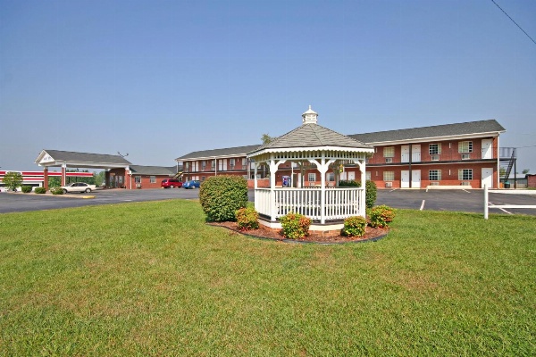 Surry Inn - Dobson image 1