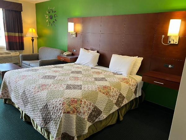 Surry Inn - Dobson image 12