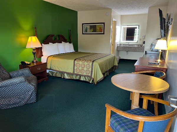 Surry Inn - Dobson image 14