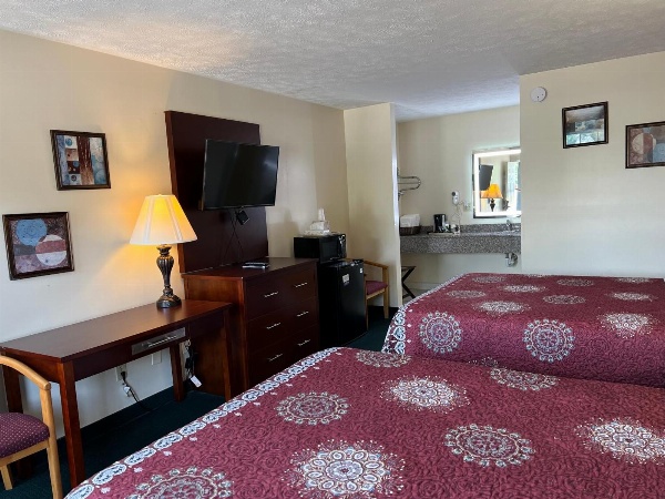 Surry Inn - Dobson image 19