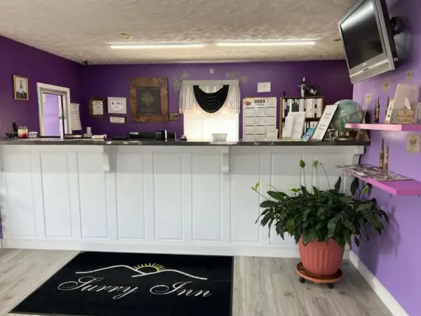 Surry Inn - Dobson 8