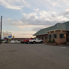 Country food restaurant near Surry Inn - Dobson